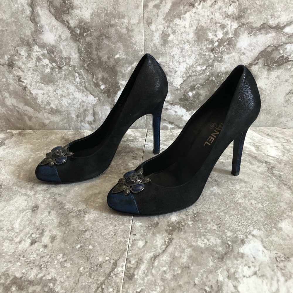 Chanel Black and Blue Cap Toe Jeweled Logo Pumps - Picture 2 of 8